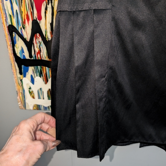 TSE Black Skirt. Size 10 Silk& Cotton. Pleats. Back zip. CLASSIC BEAUTY - Picture 6 of 8
